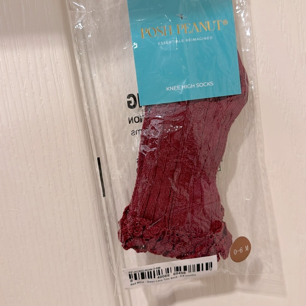 NWT Posh peanut lace top knee-high socks
Size 0-6 month